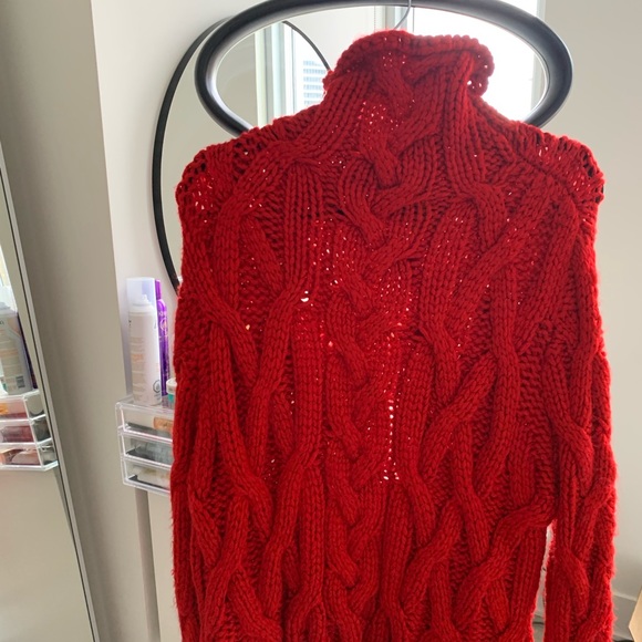 Zara Oversized Red Knit Sweater - Picture 3 of 3